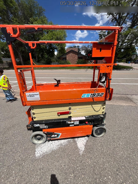 2021 JLG ES1932