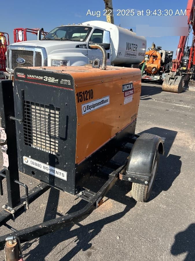 2021 Lincoln Electric Vantage 322 Vantage 322 Ready Pak 3 w/ Telematics & Decals, ORANGE (includes trailer, cable rack, fender light kit)