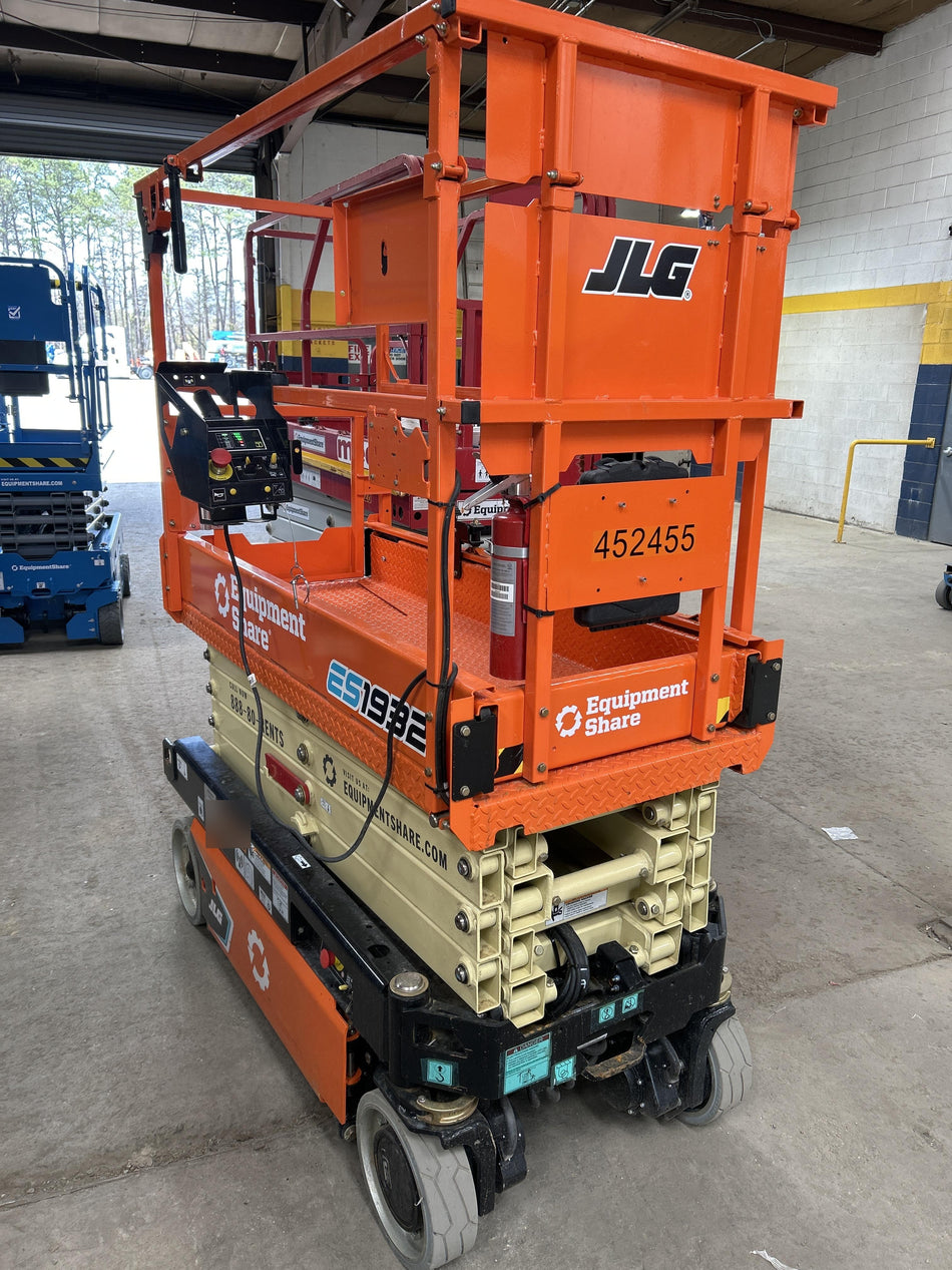 2024 JLG ES1932