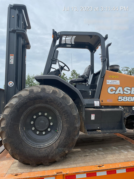 2023 CASE 588H