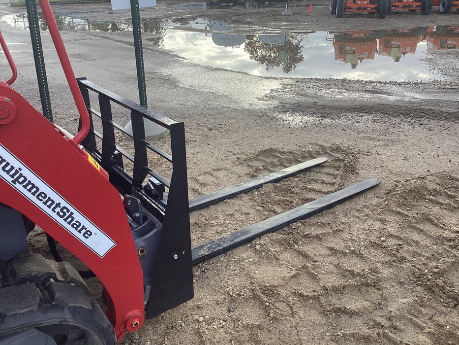 2022 ARROW MATERIAL HANDLING 60" Pallet Forks - Arrow