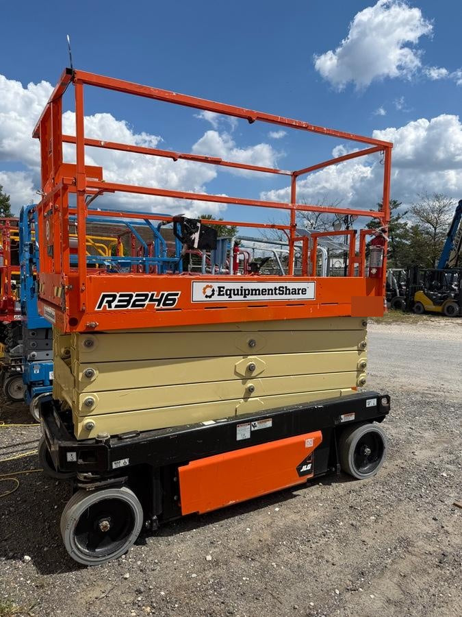 2021 JLG R3246