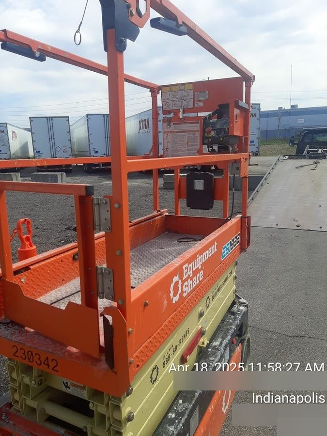 2022 JLG ES1932