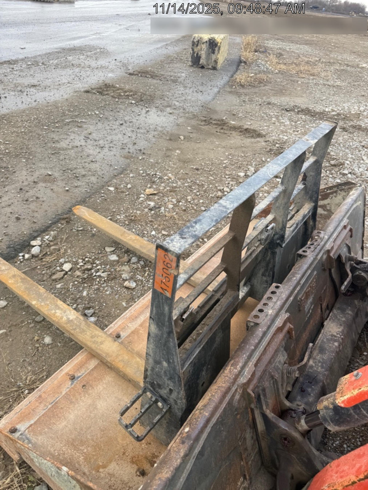2024 ARROW MATERIAL HANDLING 48" Pallet Forks - Arrow