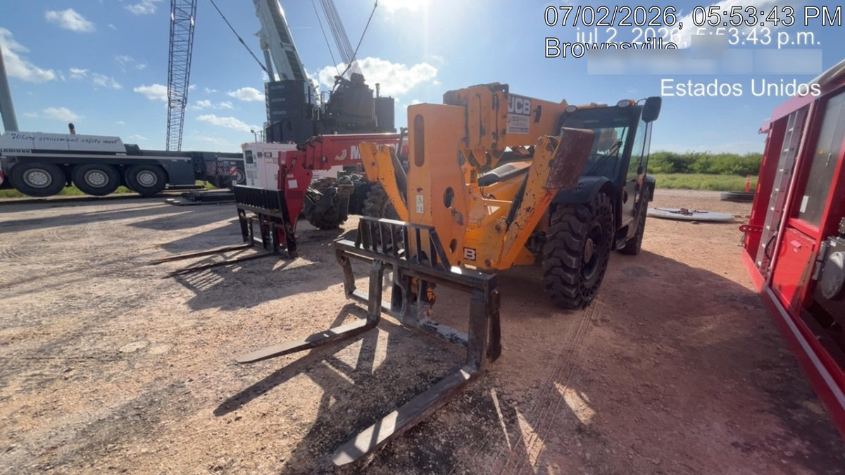 2019 JCB 512-56 109 HP w/CAB/HVAC, Beacon, Aux Hydraulics, Worklights, Solid Tires, 60" Carriage/Forks