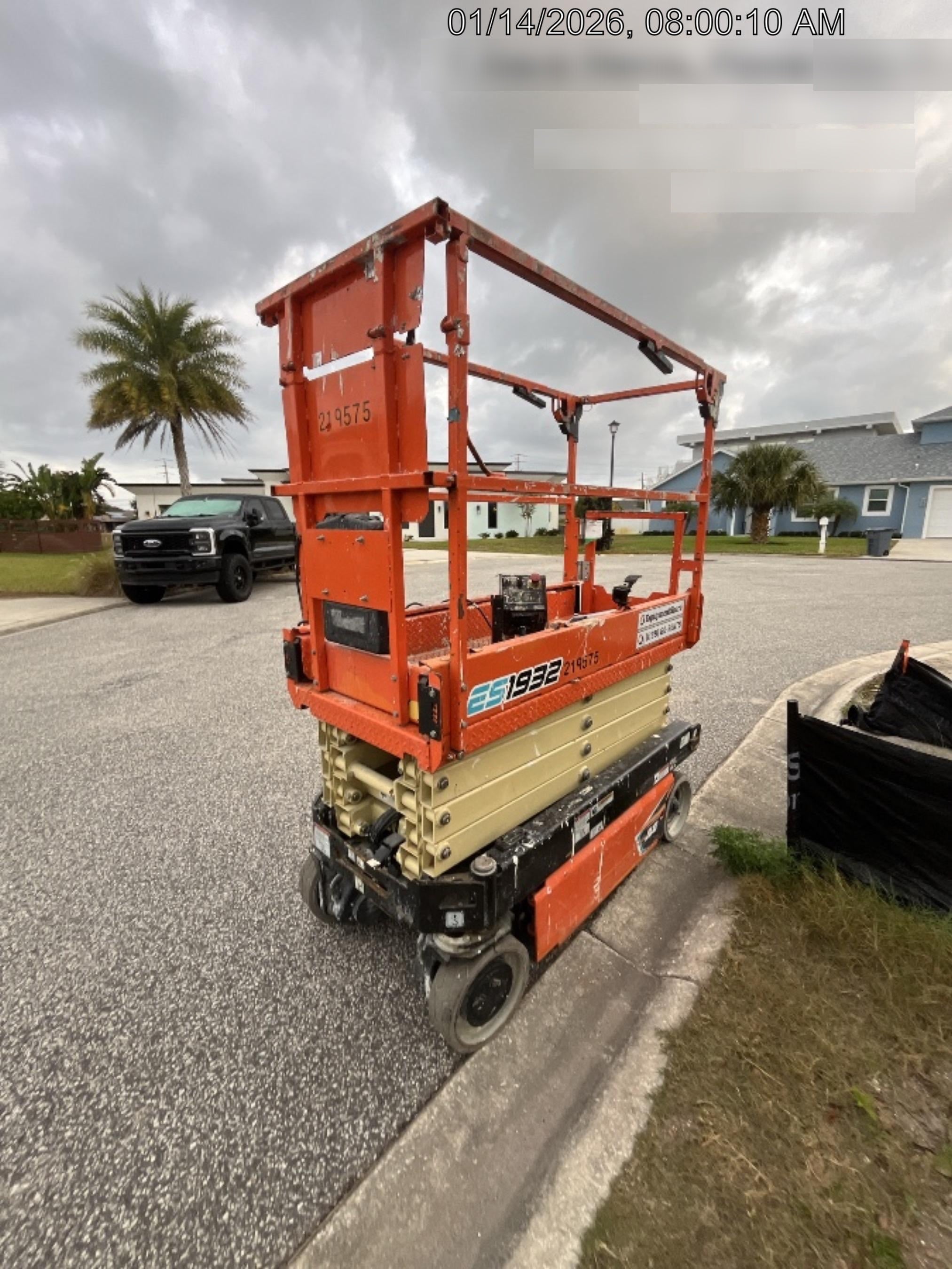 2022 JLG ES1932