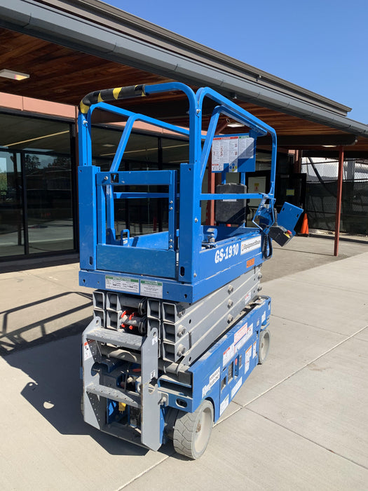 2020 Genie GS-1930 Fixed rails with chain entry gate - Pre A92.20, 800W Inverter