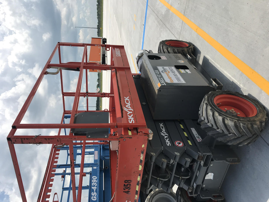 2017 SKYJACK SJ6832 RT