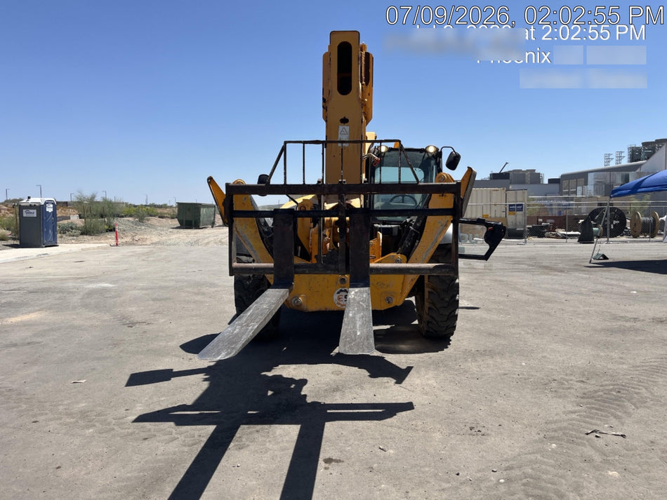 2019 JCB 512-56 74 HP w/CAB/HVAC, Beacon, Aux Hydraulics, Worklights, Solid Tires w/60" Carriage/Forks