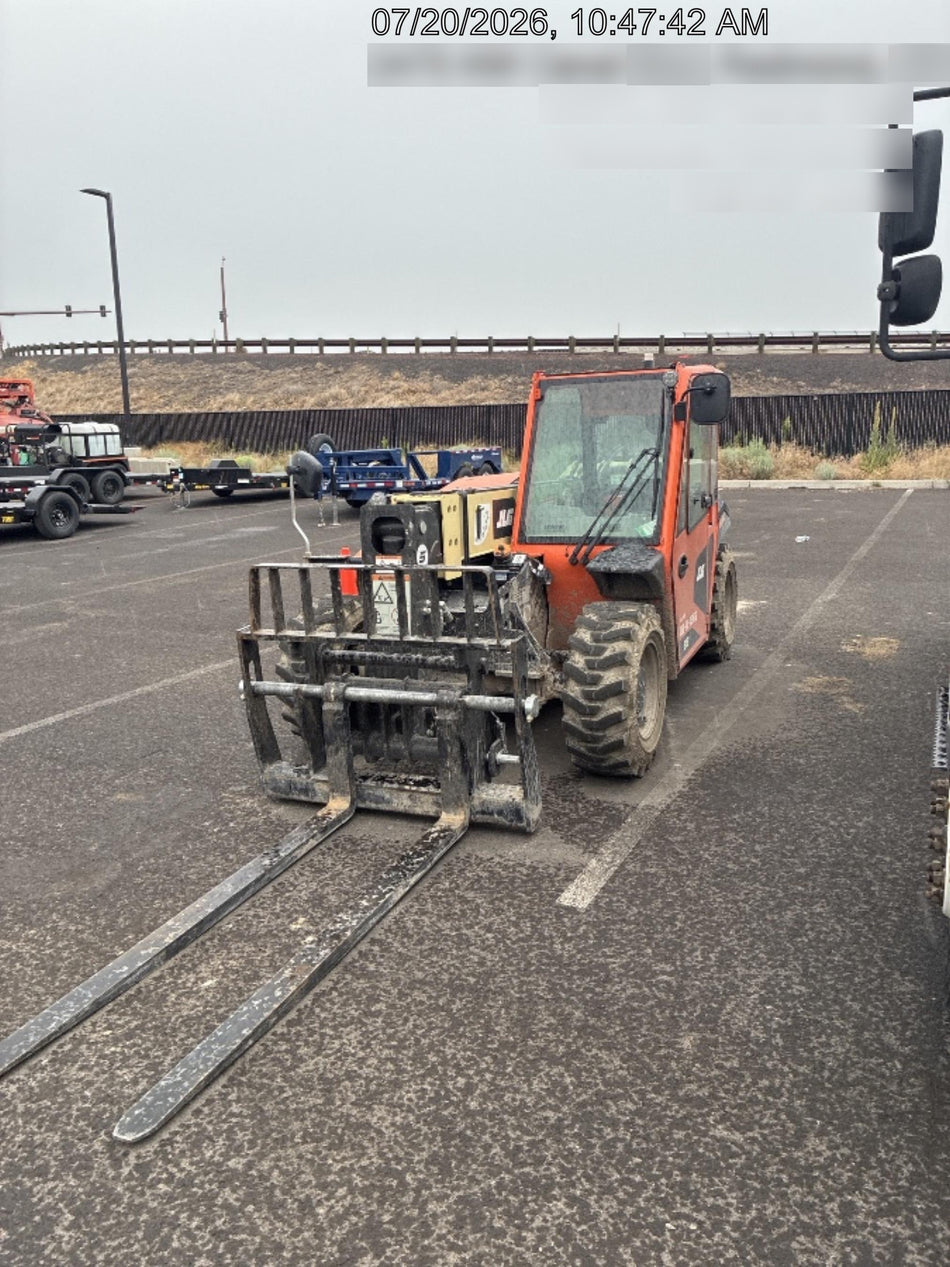2025 JLG 519