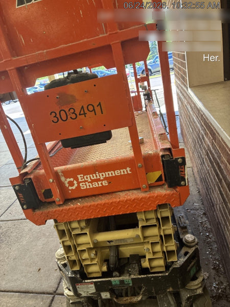 2023 JLG ES1932