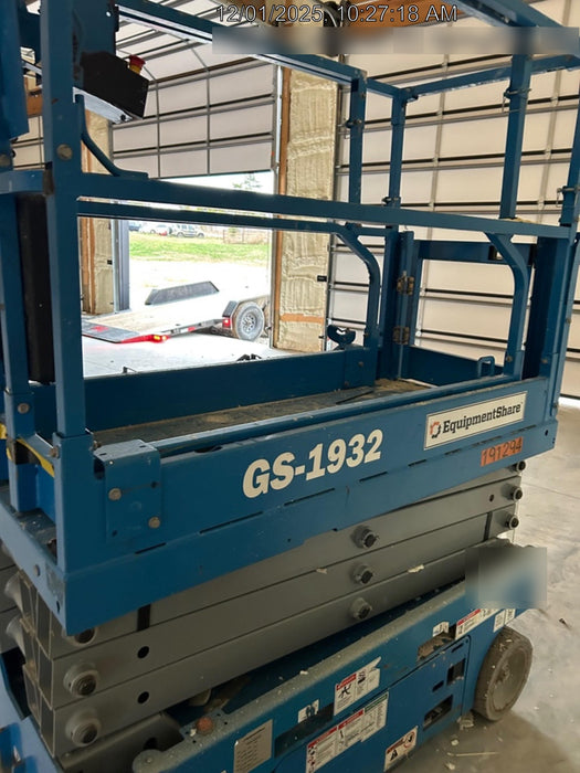 2021 GENIE GS-1932