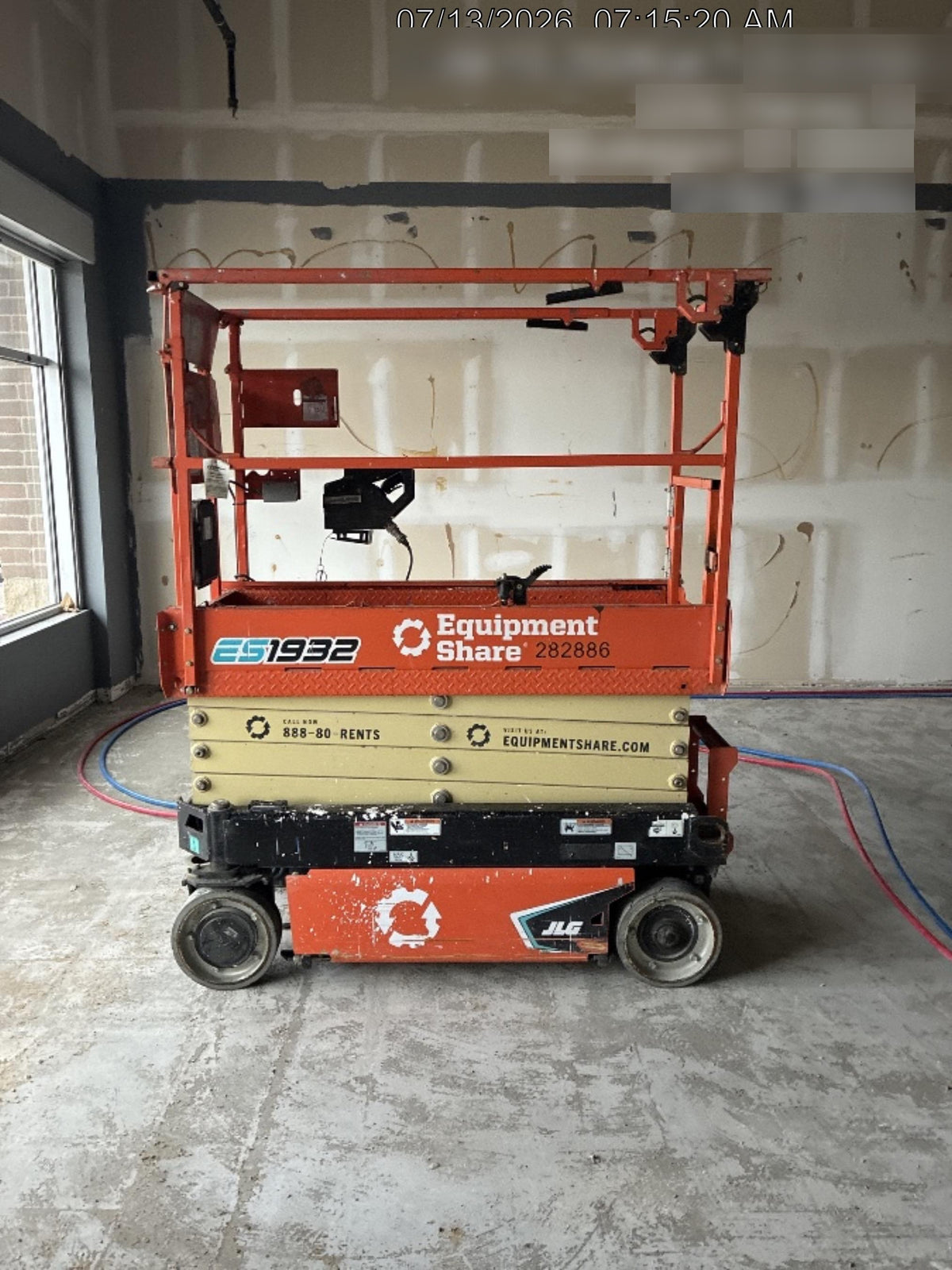 2022 JLG ES1932