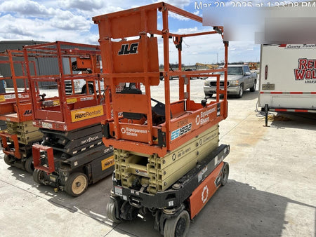 2022 JLG ES1932