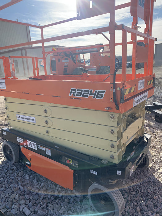 2021 JLG R3246