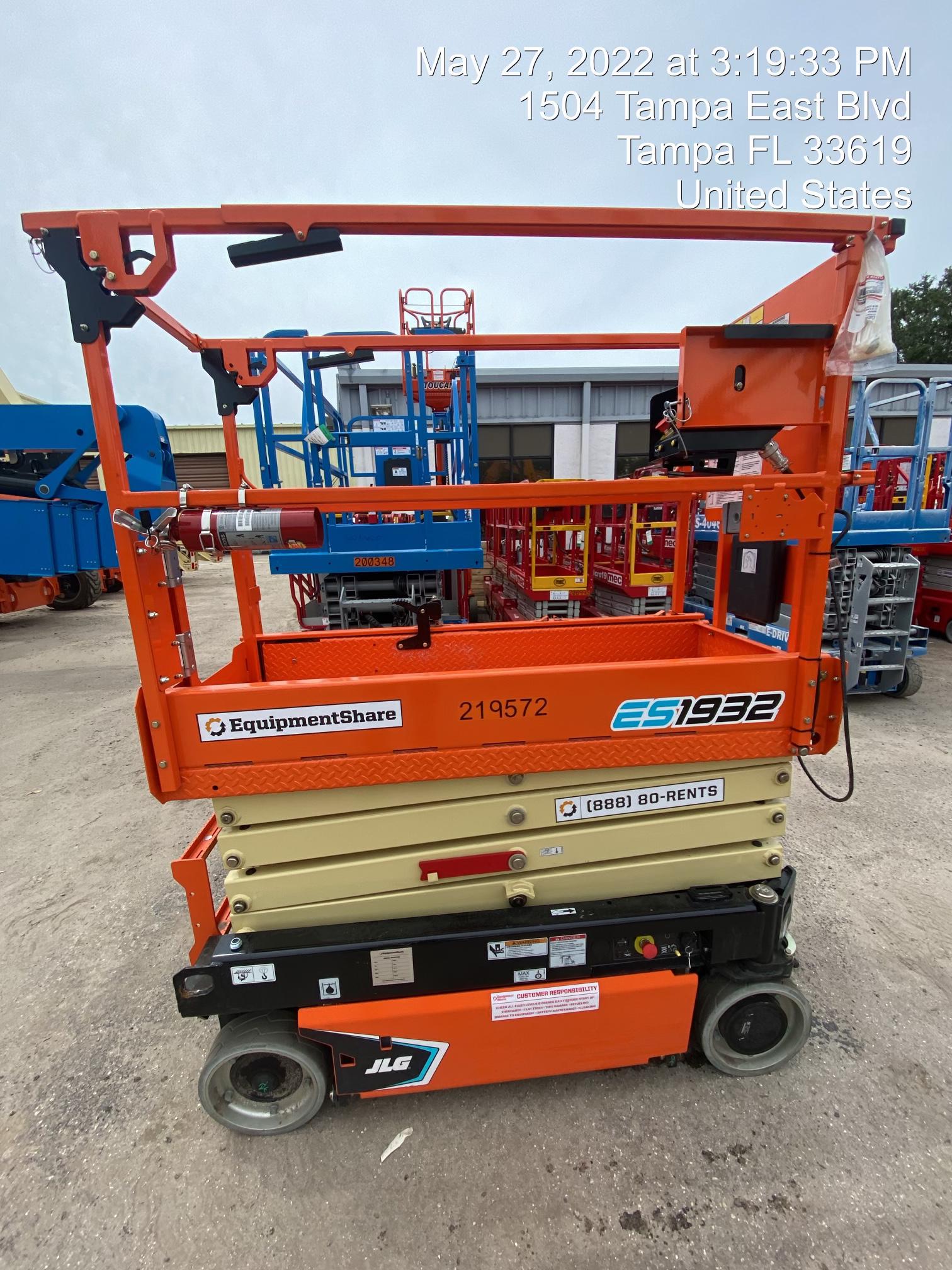 2022 JLG ES1932
