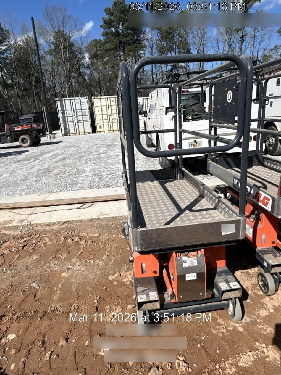 2023 JLG 1030P