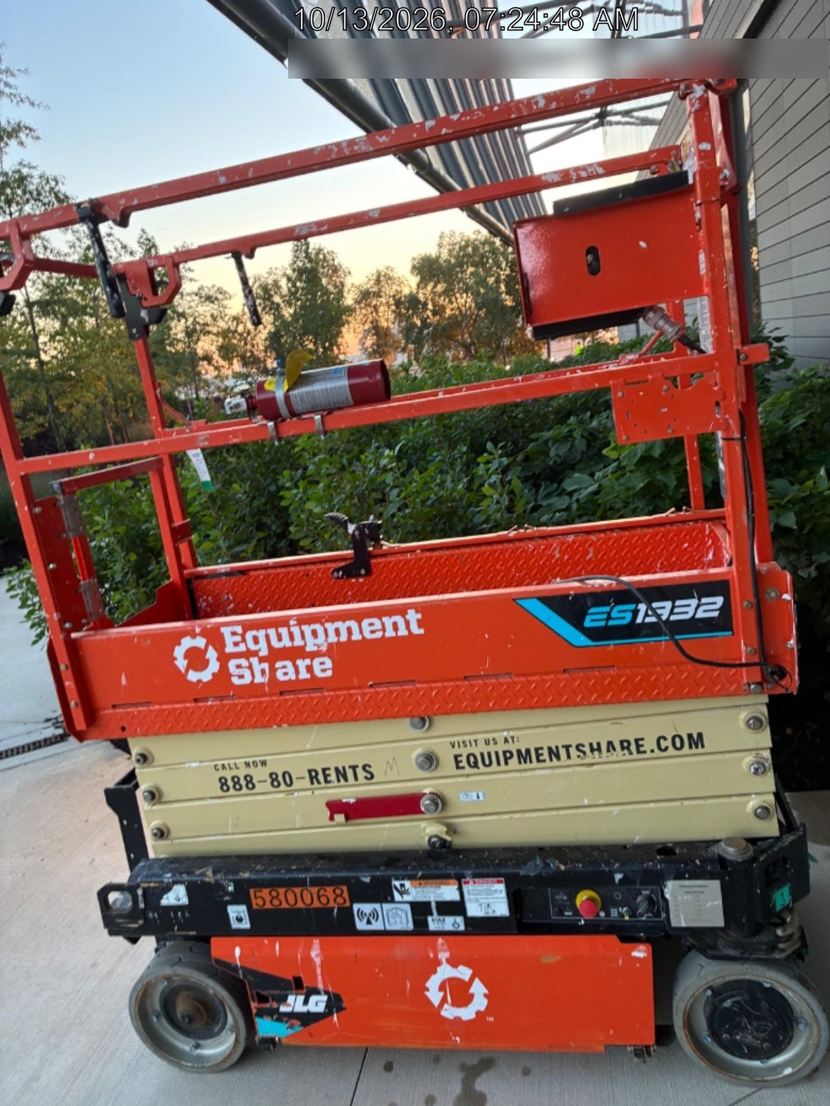 2025 JLG ES1932
