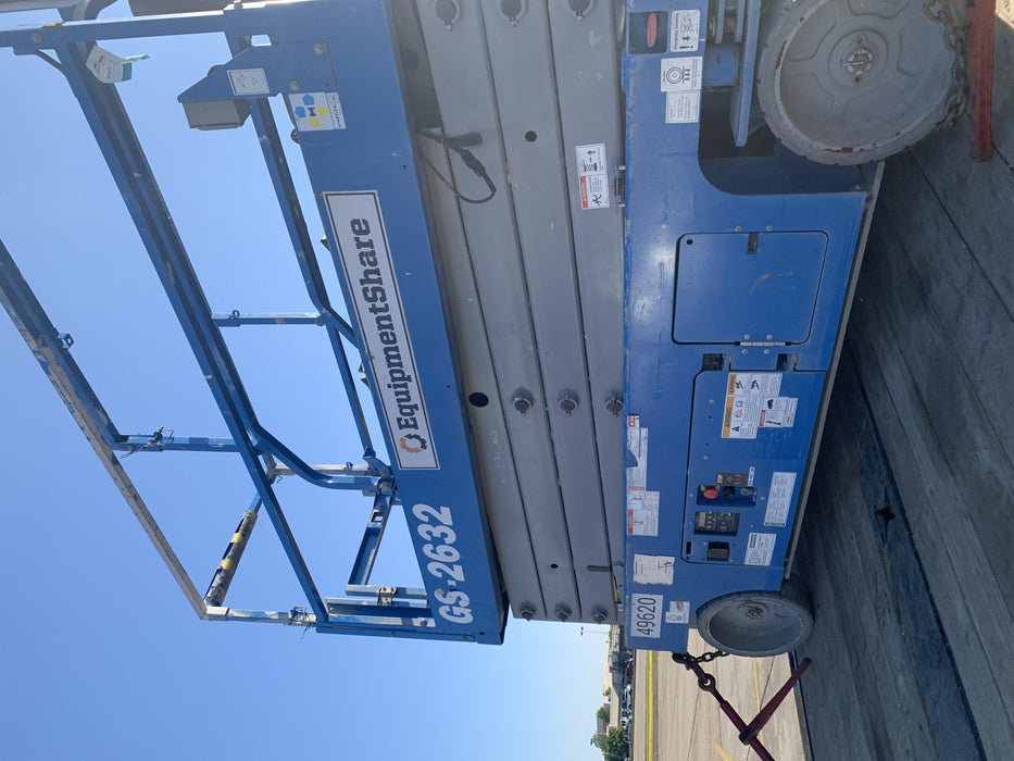 2019 Genie GS-2632 Folding rails with half height swing gate