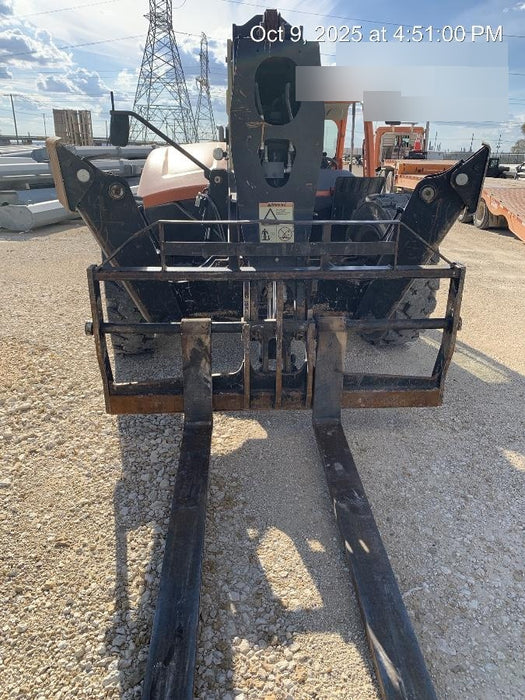 2019 JLG 1255 JLG 1255 T4F w/Open ROPS, Solid Tires, Work Lights/Beacon, 60" Carriage/Forks