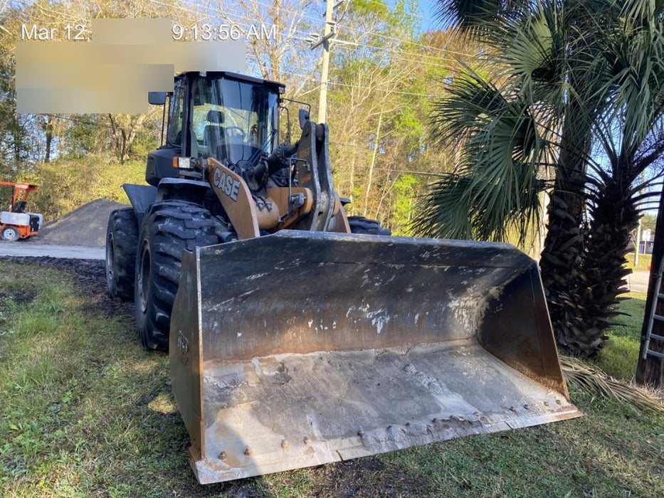 2018 Case 821G CLOSED CAB, 1 FUNCTION, JRB 418 STYLE HYD COUPLER