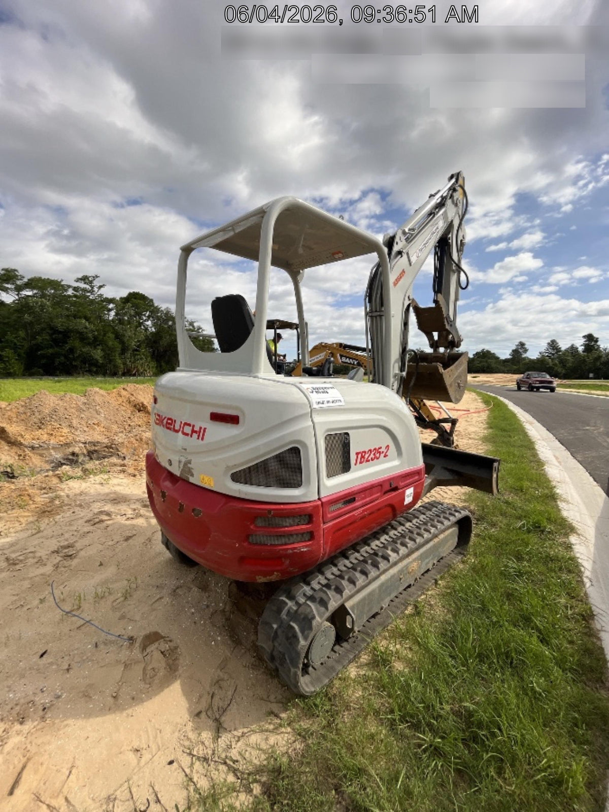 2024 TAKEUCHI TB235-2R