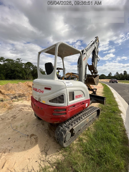 2024 TAKEUCHI TB235-2R