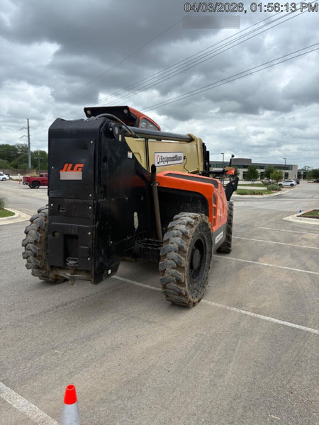 2021 JLG 1075