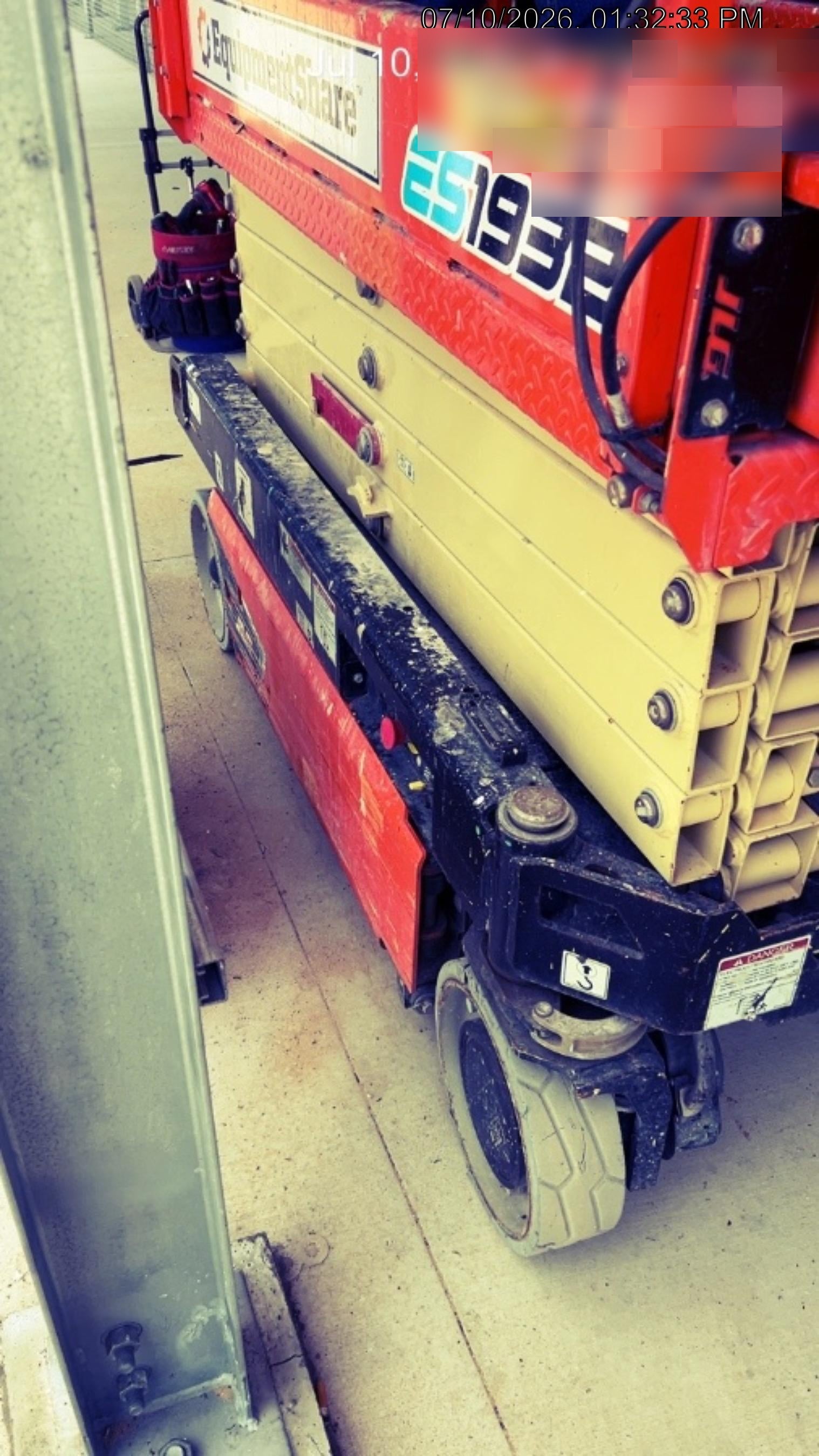 2021 JLG ES1932