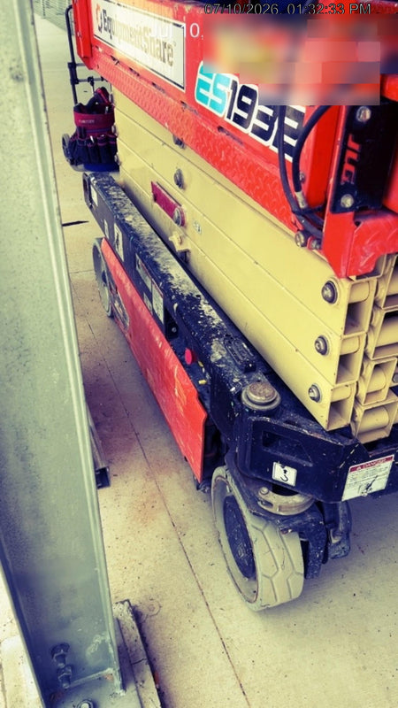 2021 JLG ES1932