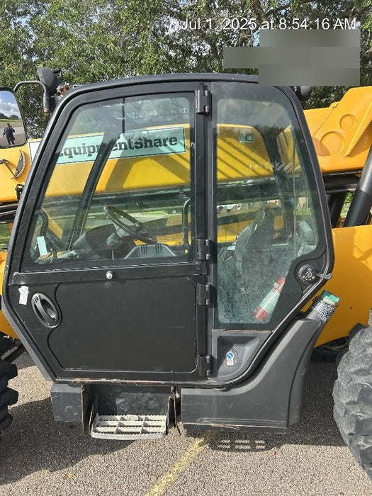 2019 JCB 509-42 Cab/Heat/Air, 74 HP, Solid Tires, STD Worklight, Beacon, Aux Hydraulics, Lifting Eye, Back up Alarm w/66" Carriage/60" Forks