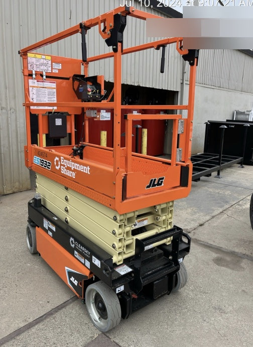 2024 JLG ES1932