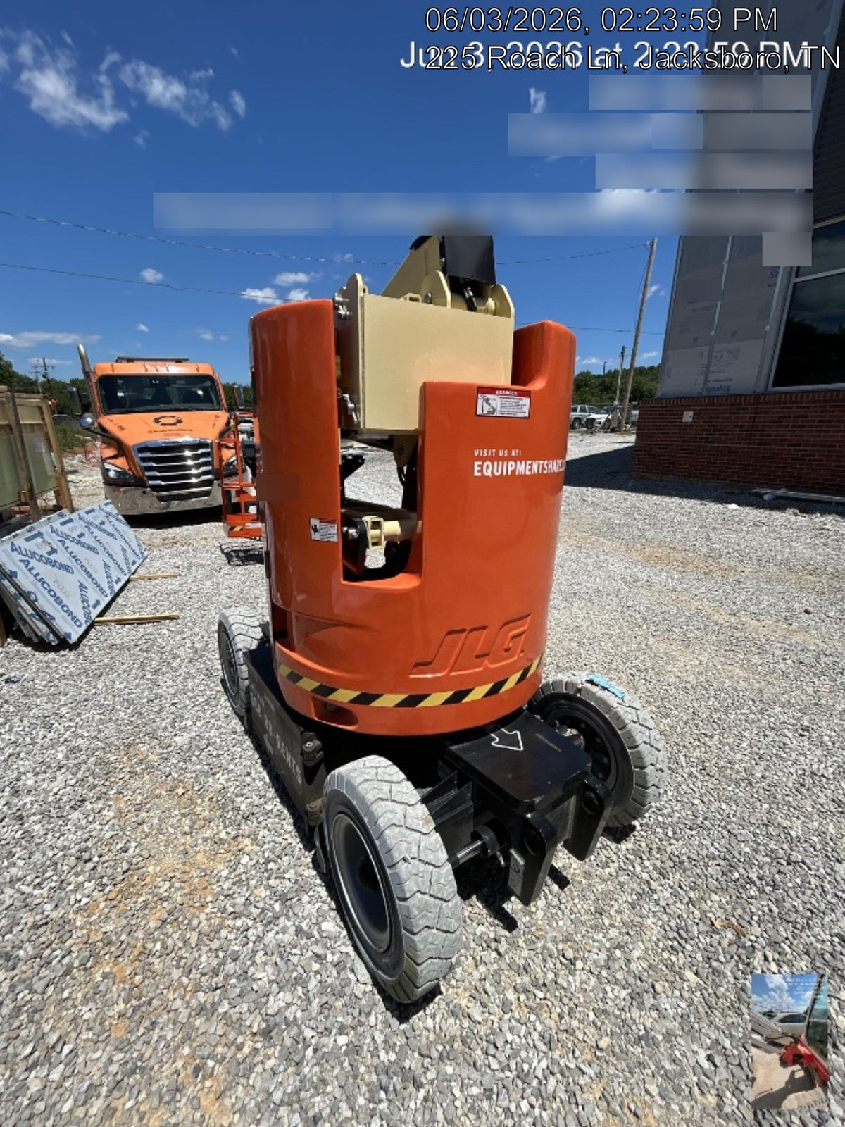 2025 JLG E300AJP