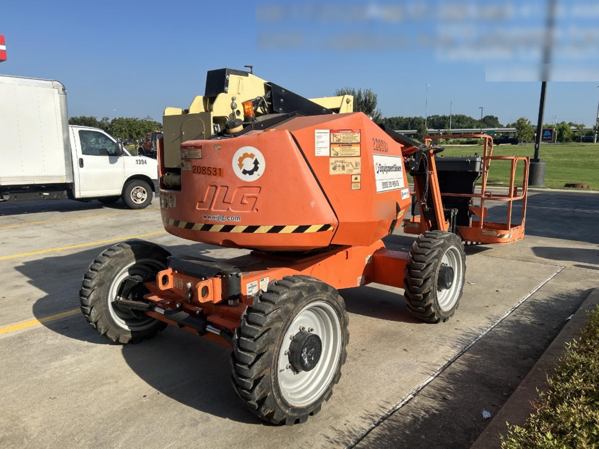 2022 JLG 340AJ
