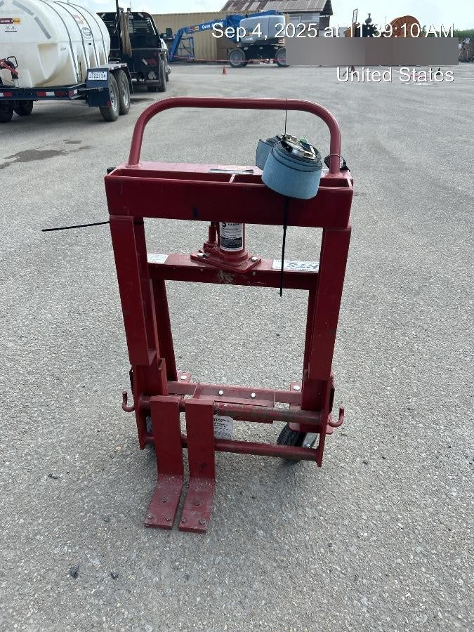 2022 ROL-A-LIFT M-6