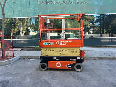 2022 JLG ES1932