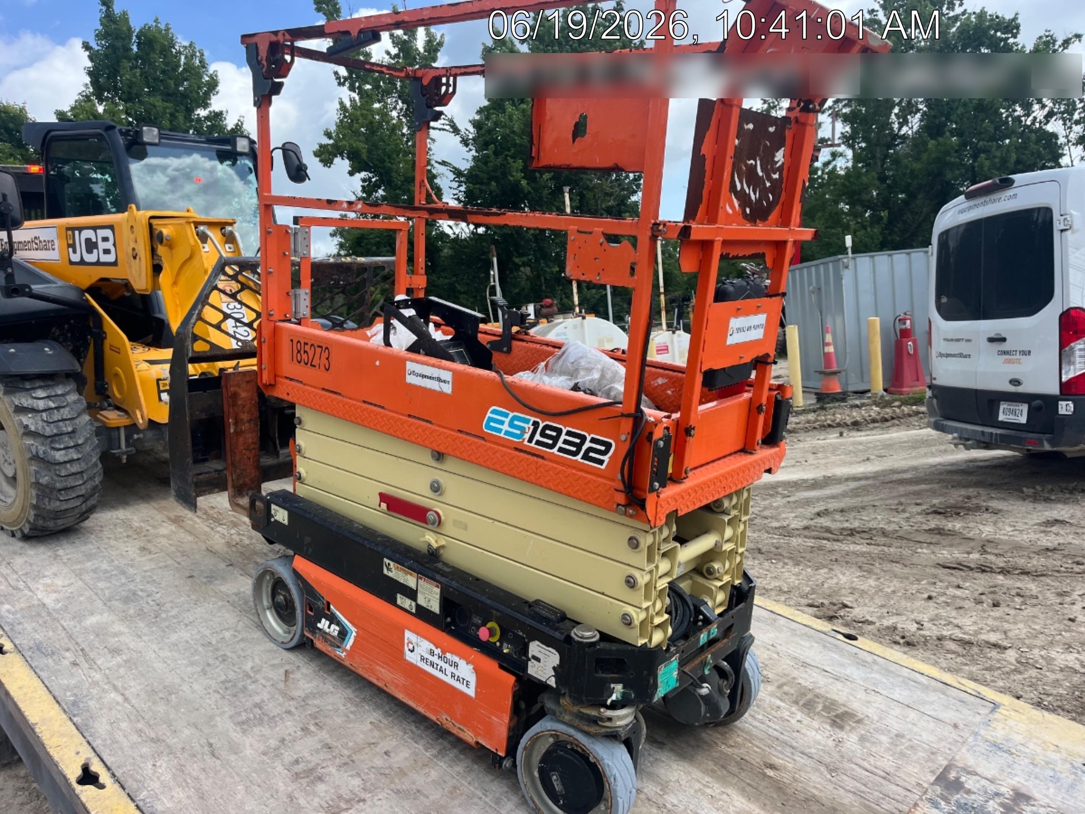 2021 JLG ES1932