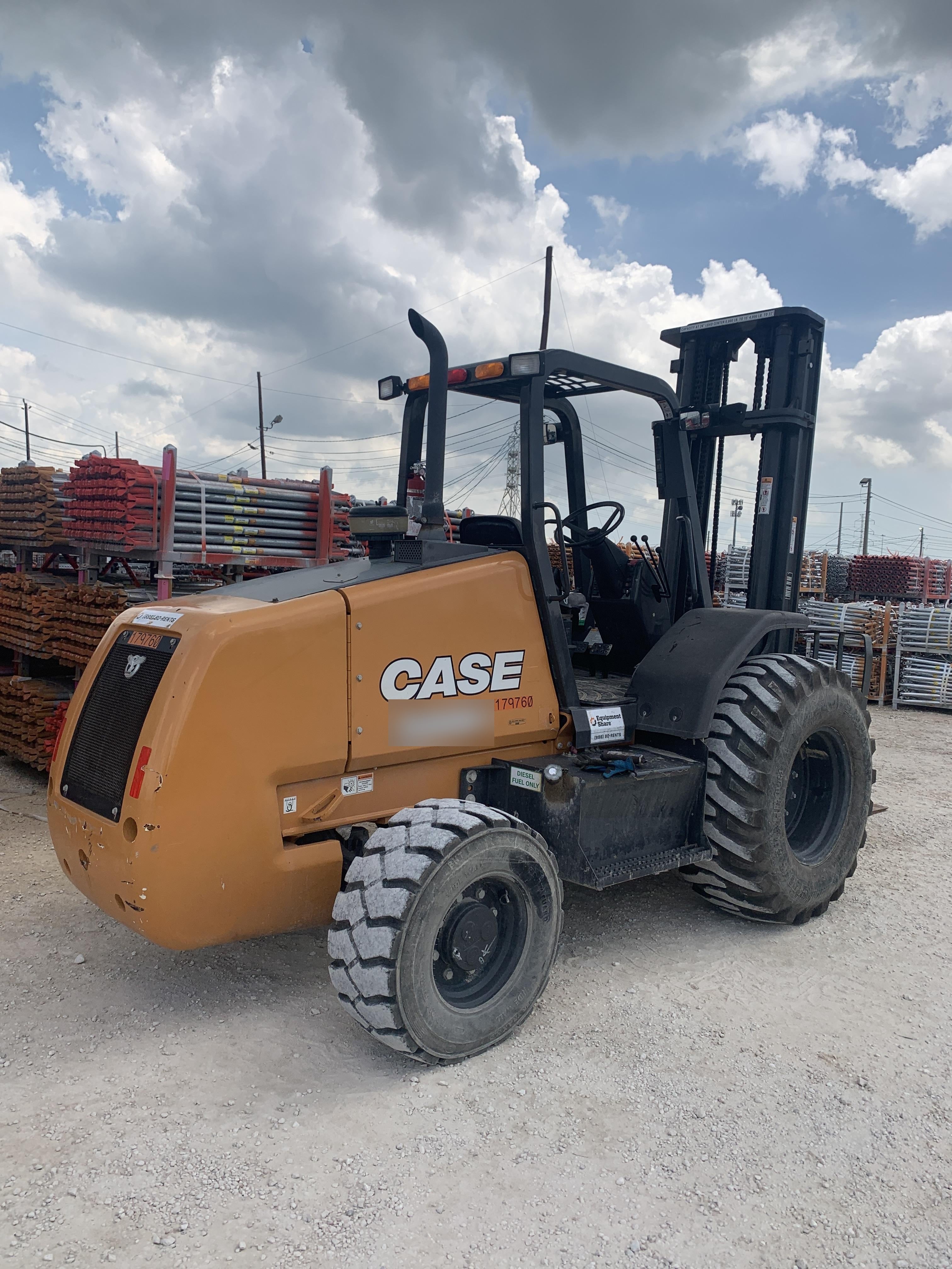 2021 CASE 588H