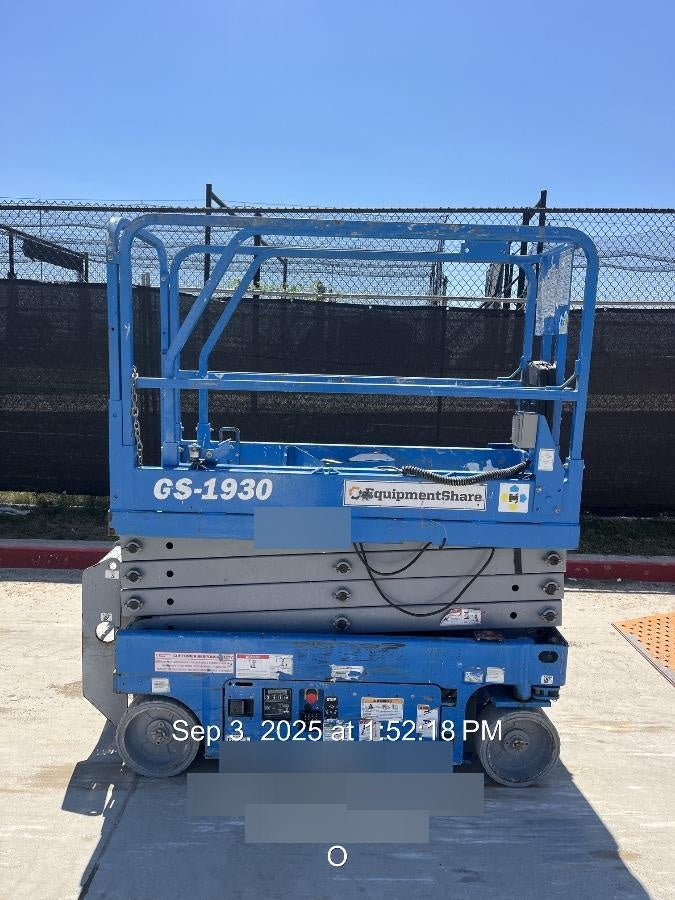 2019 Genie GS-1930 Fixed rails with chain Entry