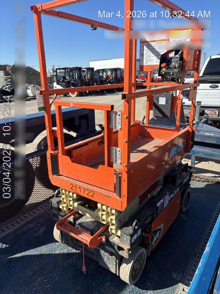 2022 JLG ES1330L