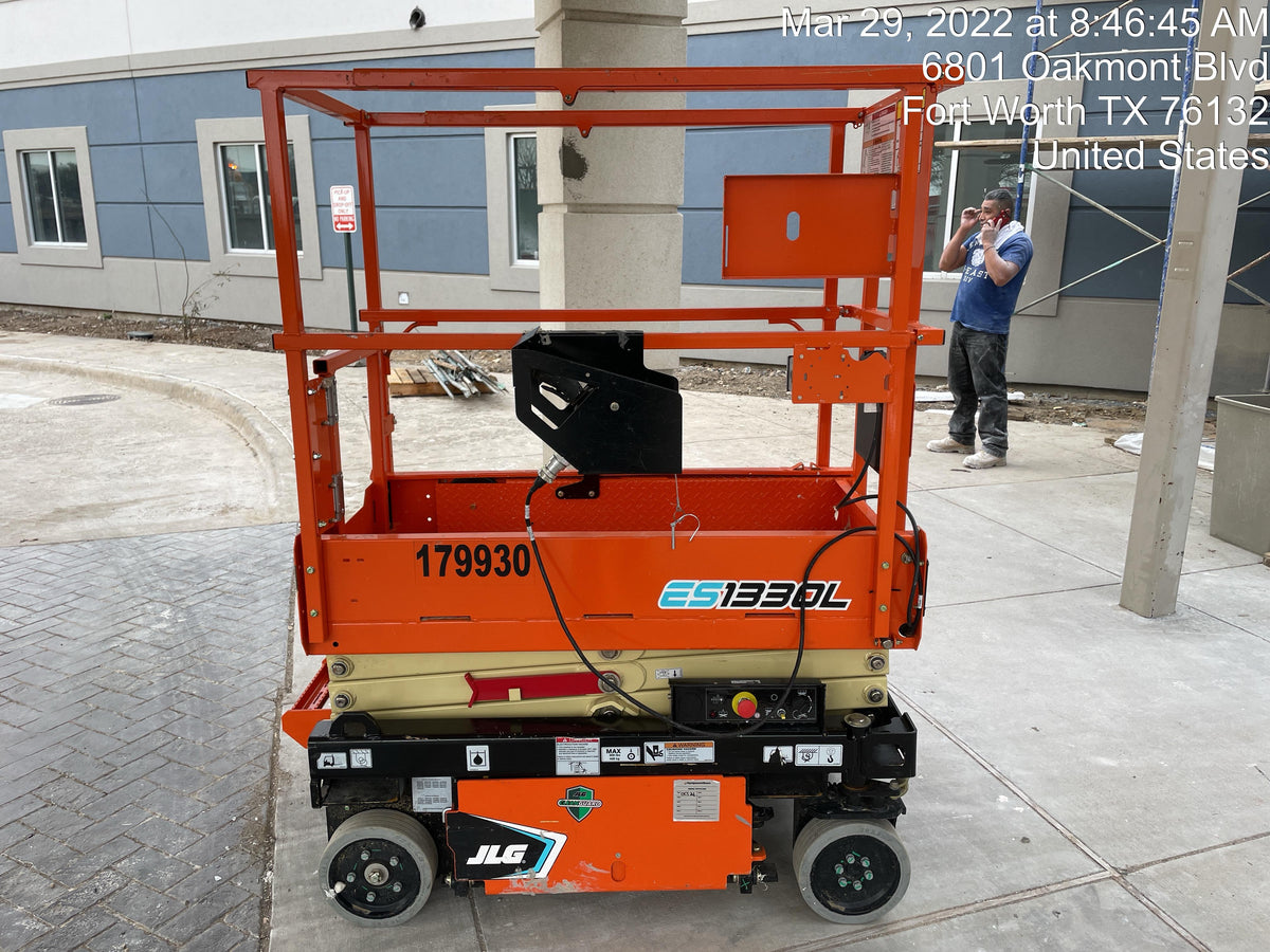 2021 JLG ES1330L