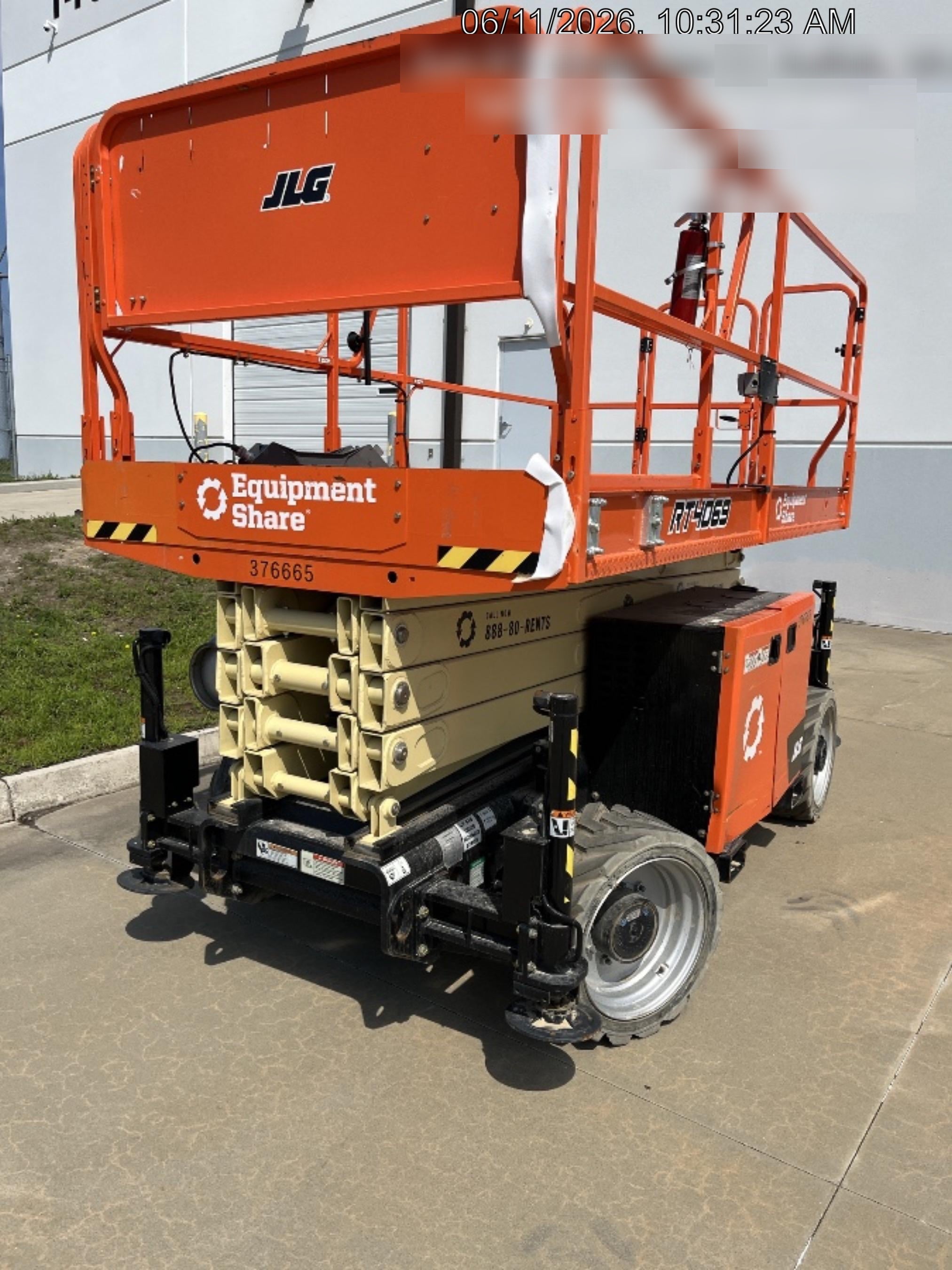 2023 JLG RT4069