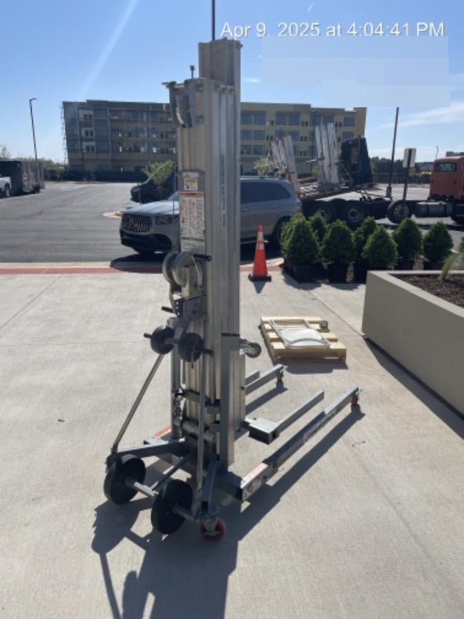 2020 GENIE SLC-24