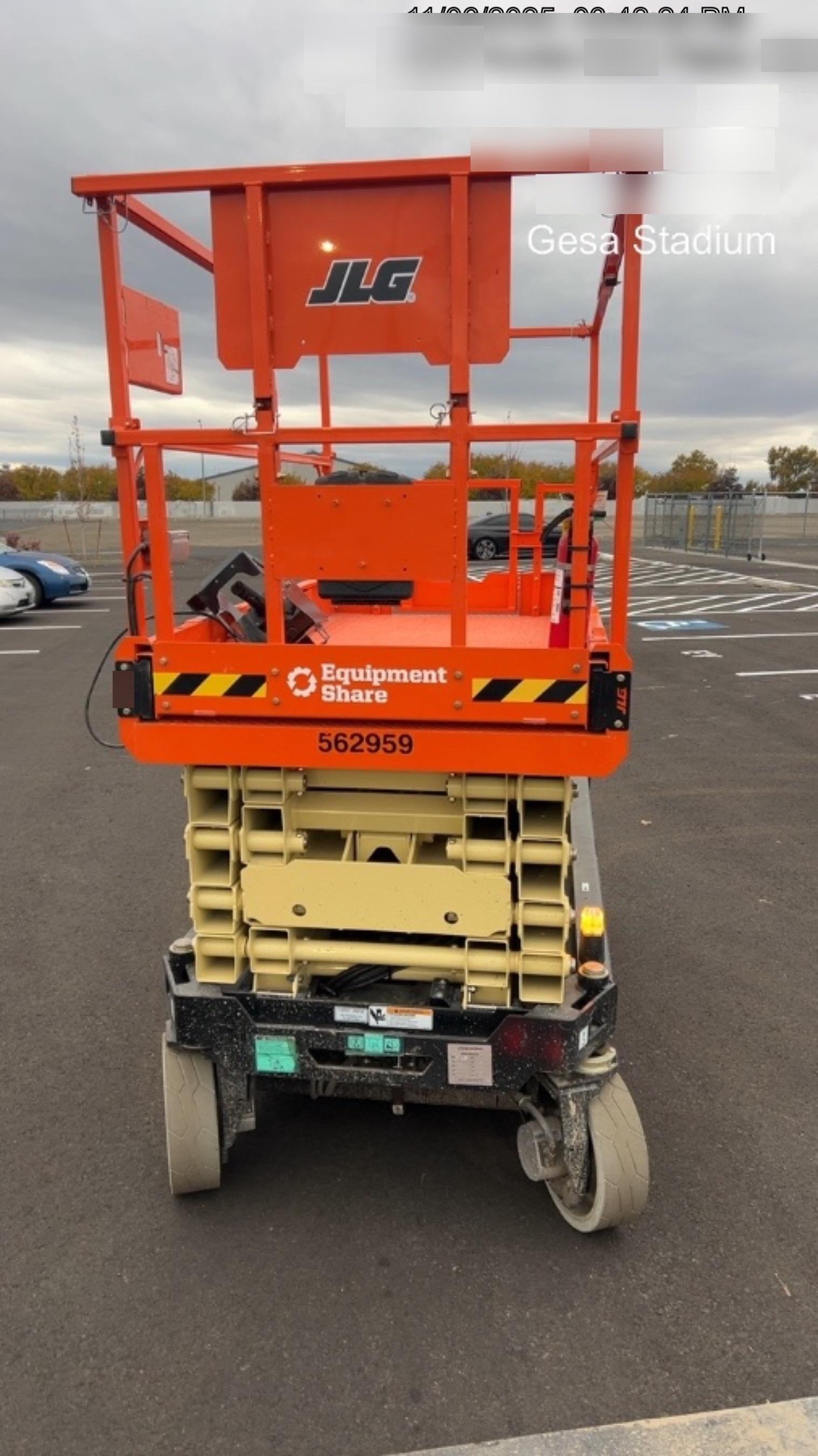 2025 JLG ES3246