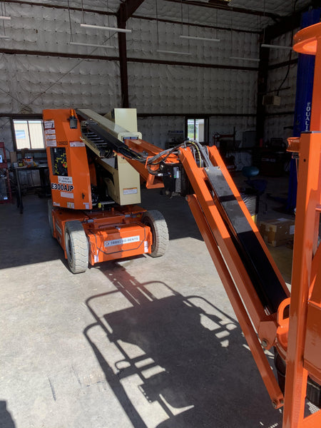 2021 JLG E300AJP
