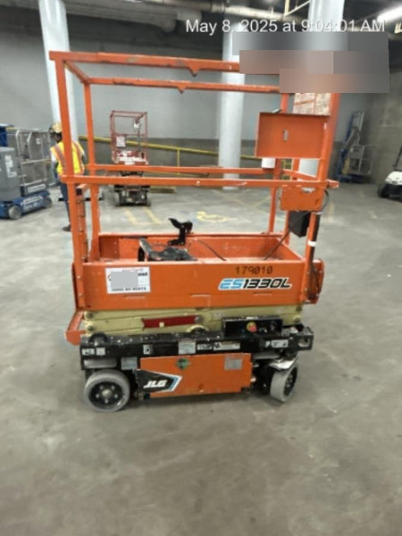 2021 JLG ES1330L