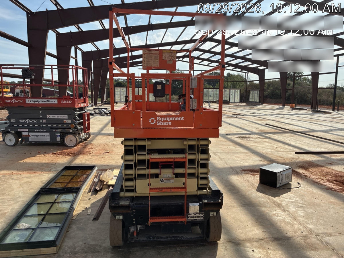 2022 JLG ES3246