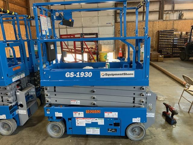 2020 Genie GS-1930 Solid Non Marking Tires, Beacon, Folding rails with half height swing gate, 800W Inverter