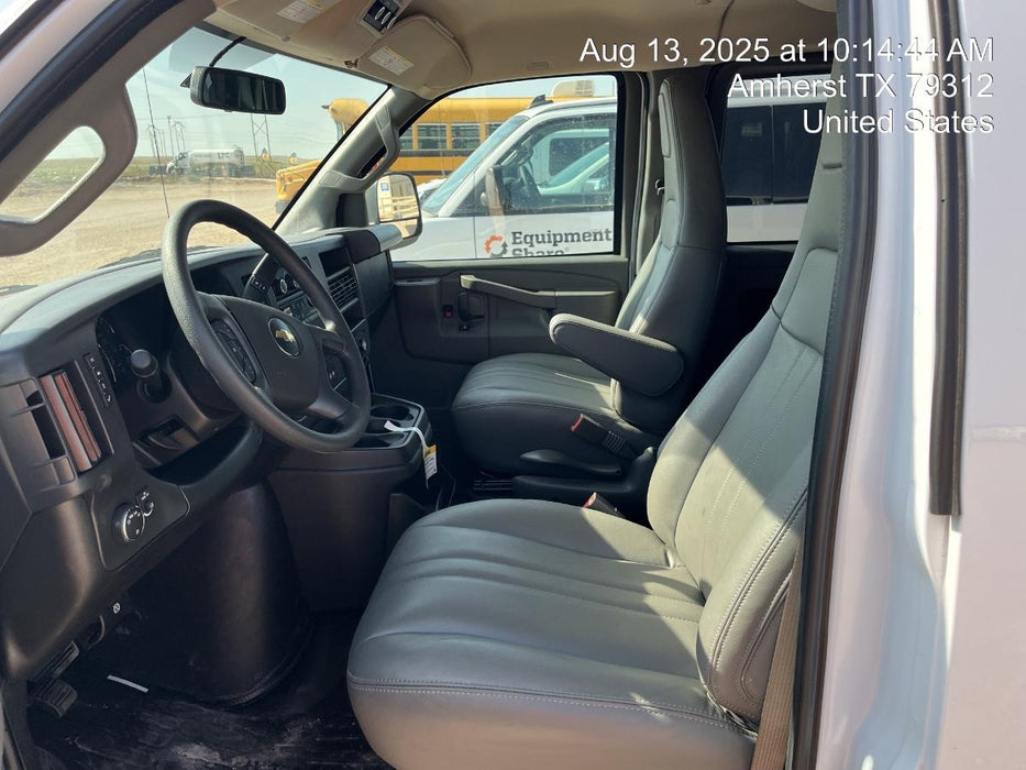 2025 CHEVROLET Express Van - Rental