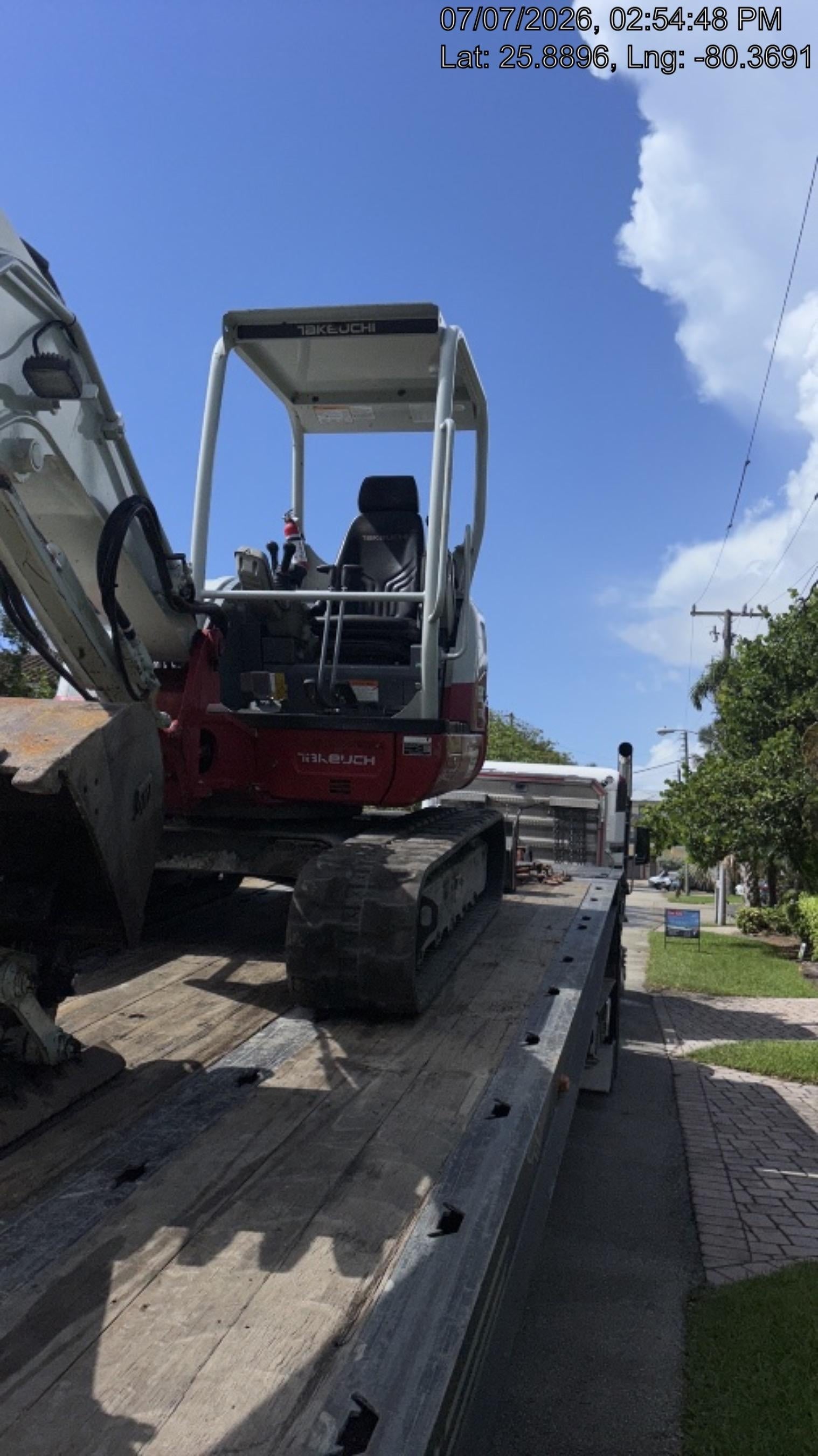 2023 TAKEUCHI TB250-2R